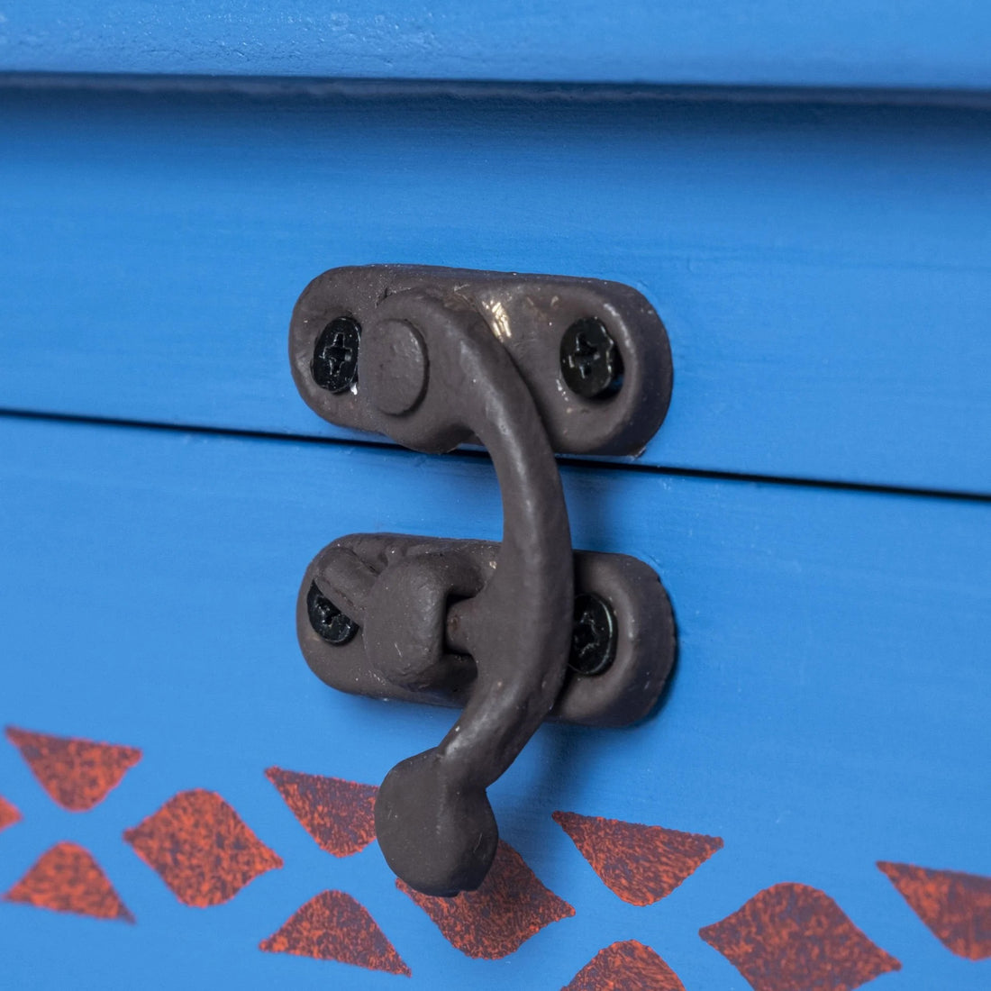 Boîte tribale bleue