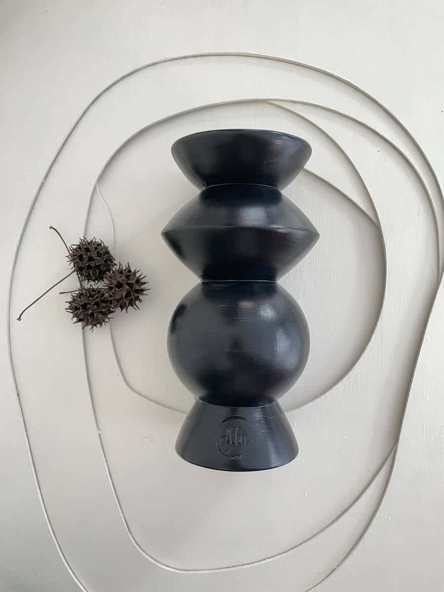 Sweet noir vase