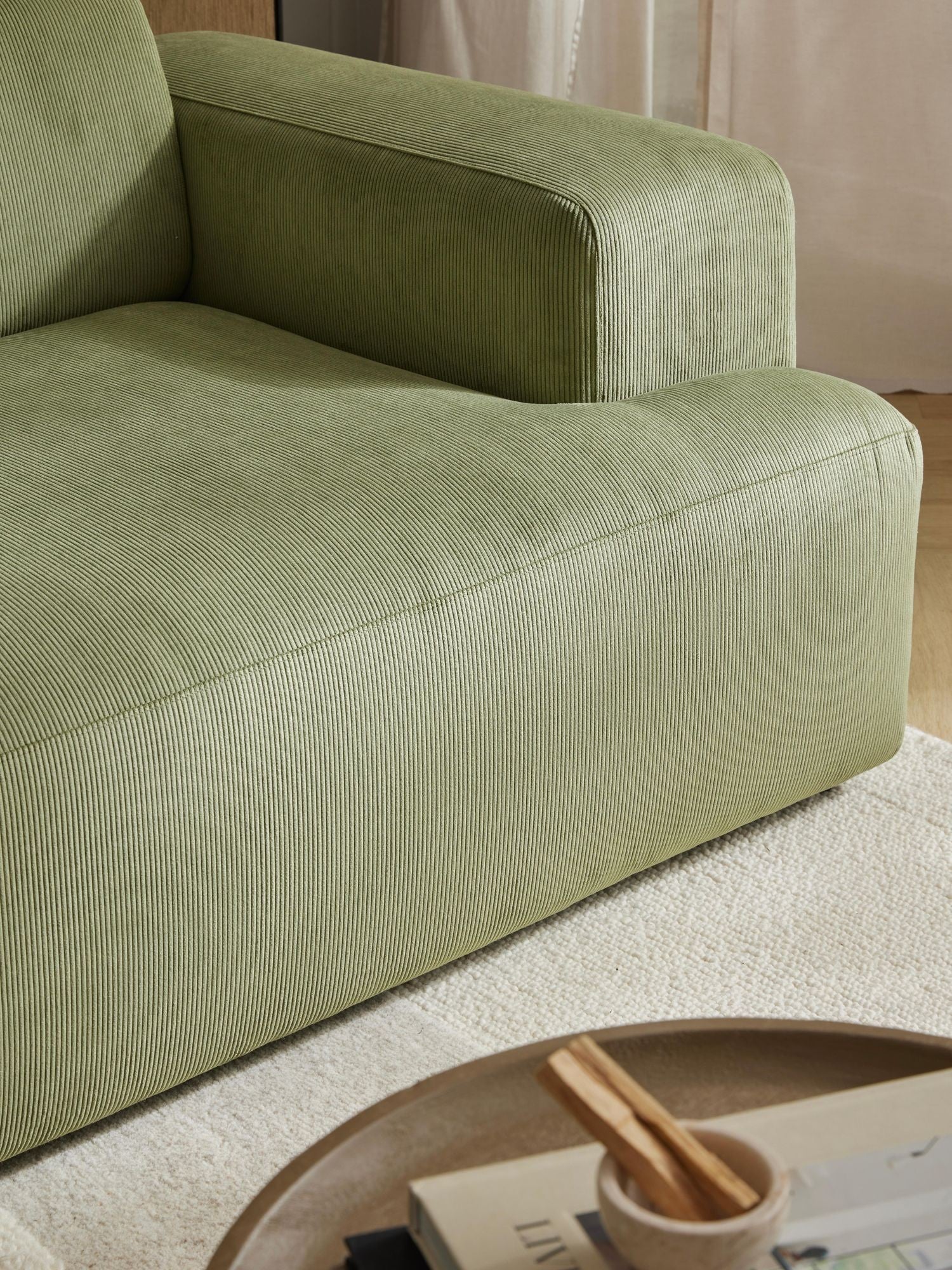 Canapé d'angle 4 places en velours côtelé Molly