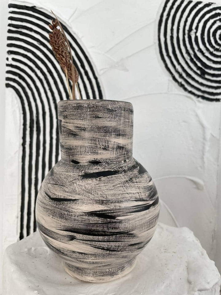 Pudgy noir blanc vase