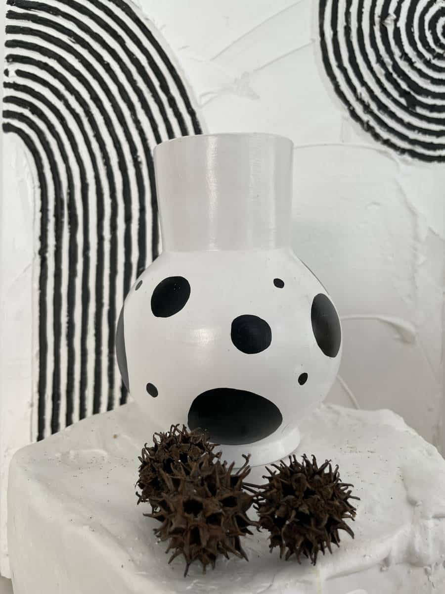 Pudgy blanc noir vase