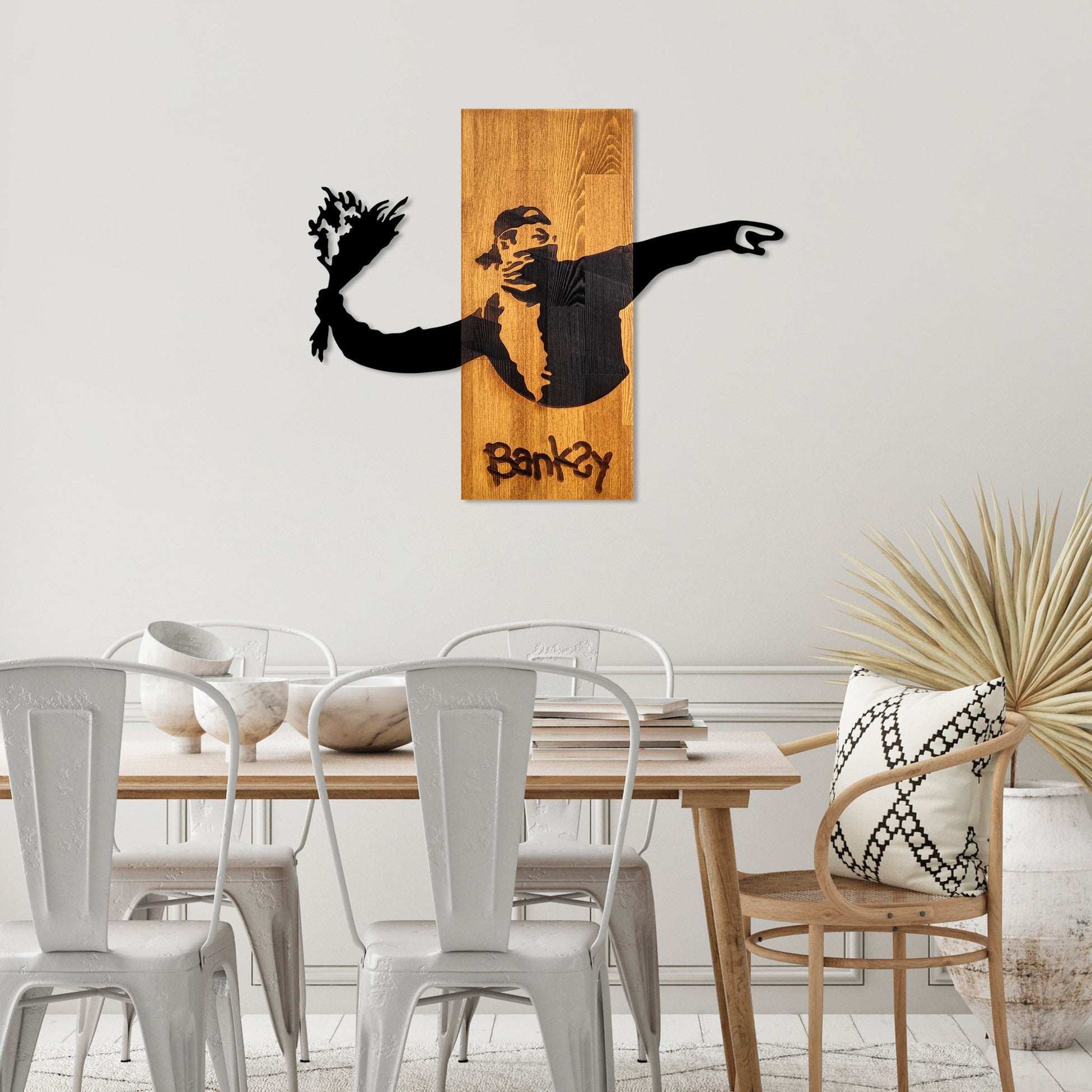 Accessoire mural en bois décoratif Banksy - Flower Thrower