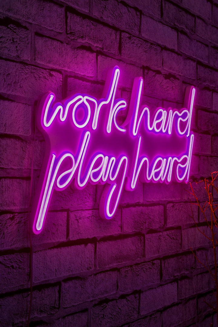Éclairage LED en plastique décoratif Work Hard Play Hard - Pink