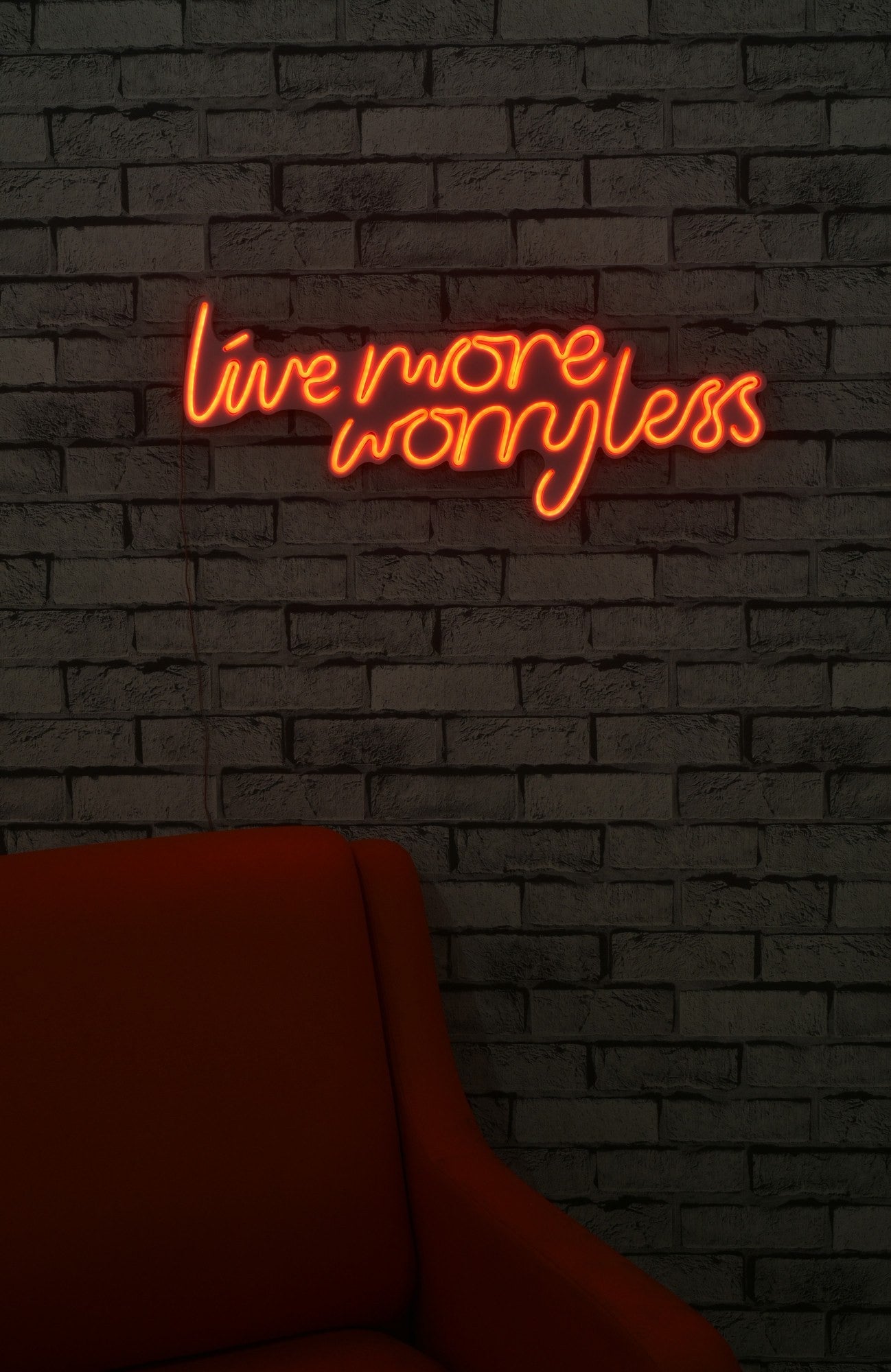 Éclairage LED en plastique décoratif Live More Worry Less - Red