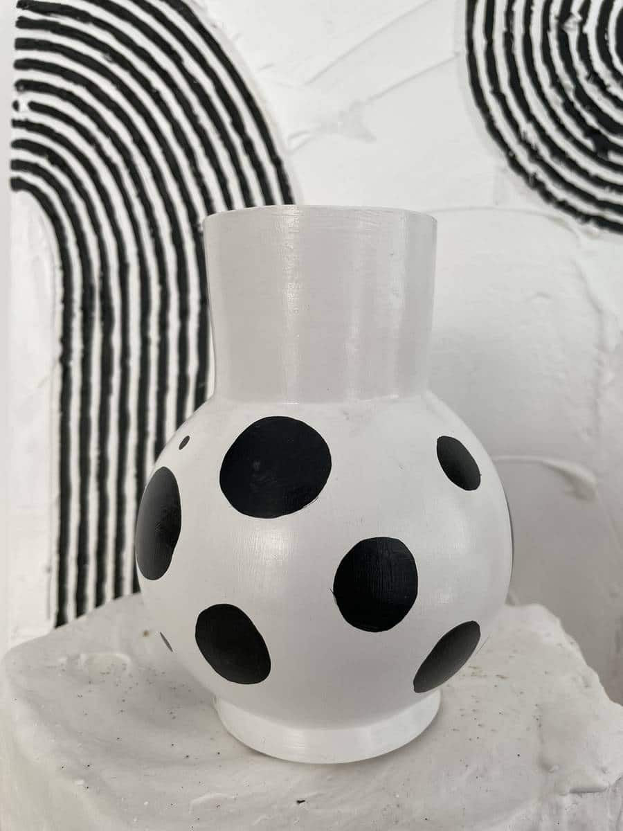 Pudgy blanc noir vase