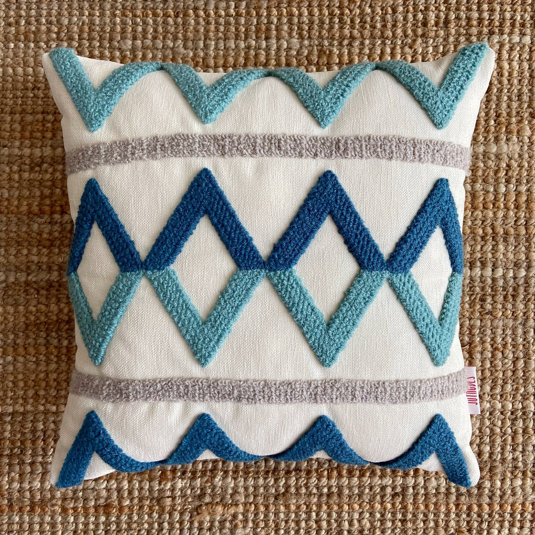 Coussin Bethany Tassel Punch Pillow With İnsert