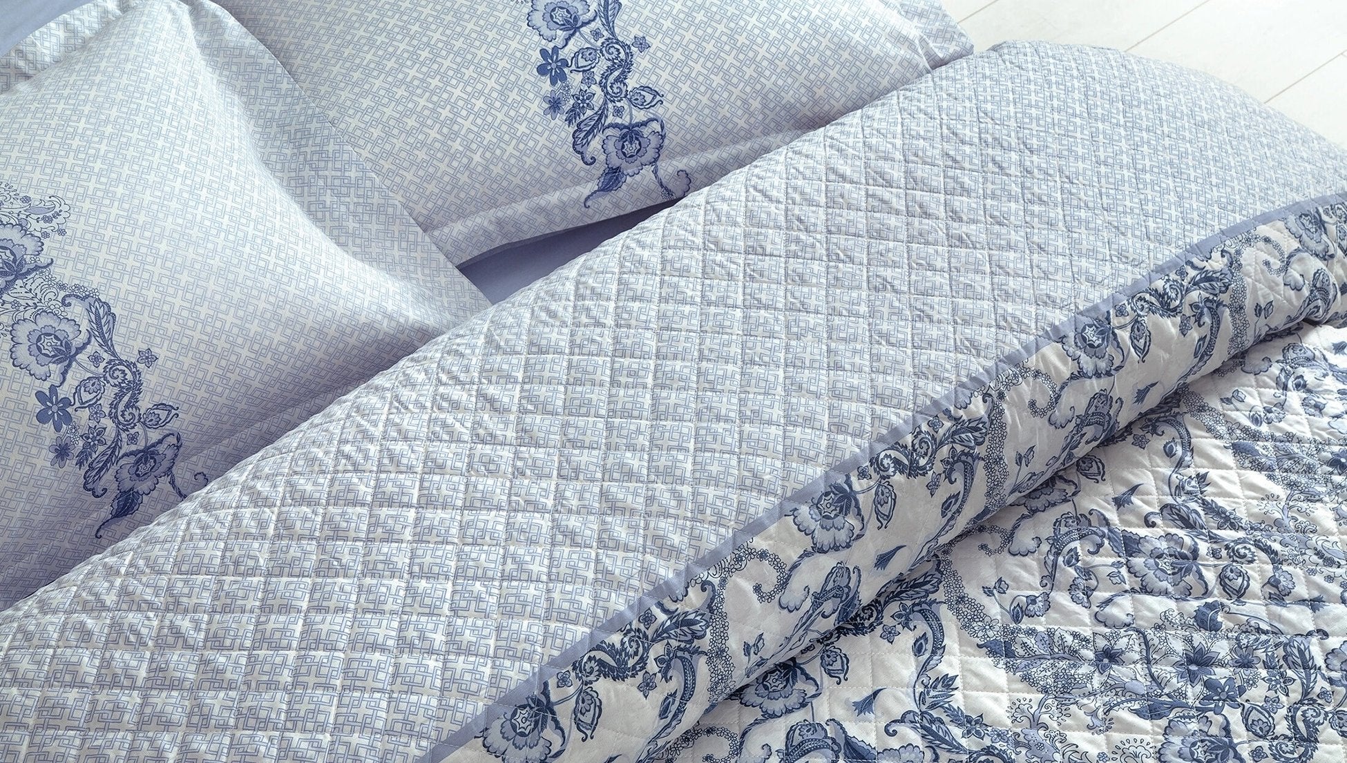 Marinella Ensemble de Literie Matelassé Complet  Bleu