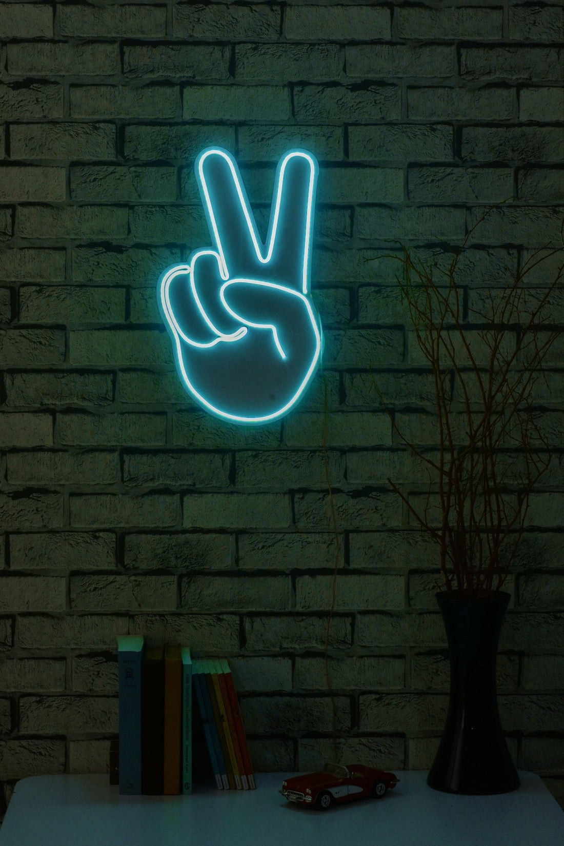 Éclairage LED en plastique décoratif Victory Sign - Blue
