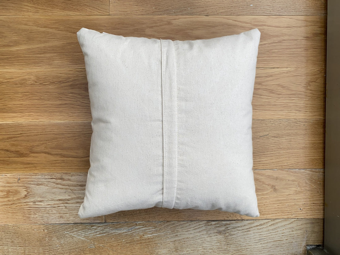 Coussin Enlil Organic Woven Punch Pillow With İnsert