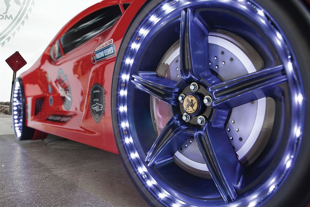 LIT ENFANT VOITURE ROUGE OU BLANCHE EFFETS SONORES ET LED - MoonFull