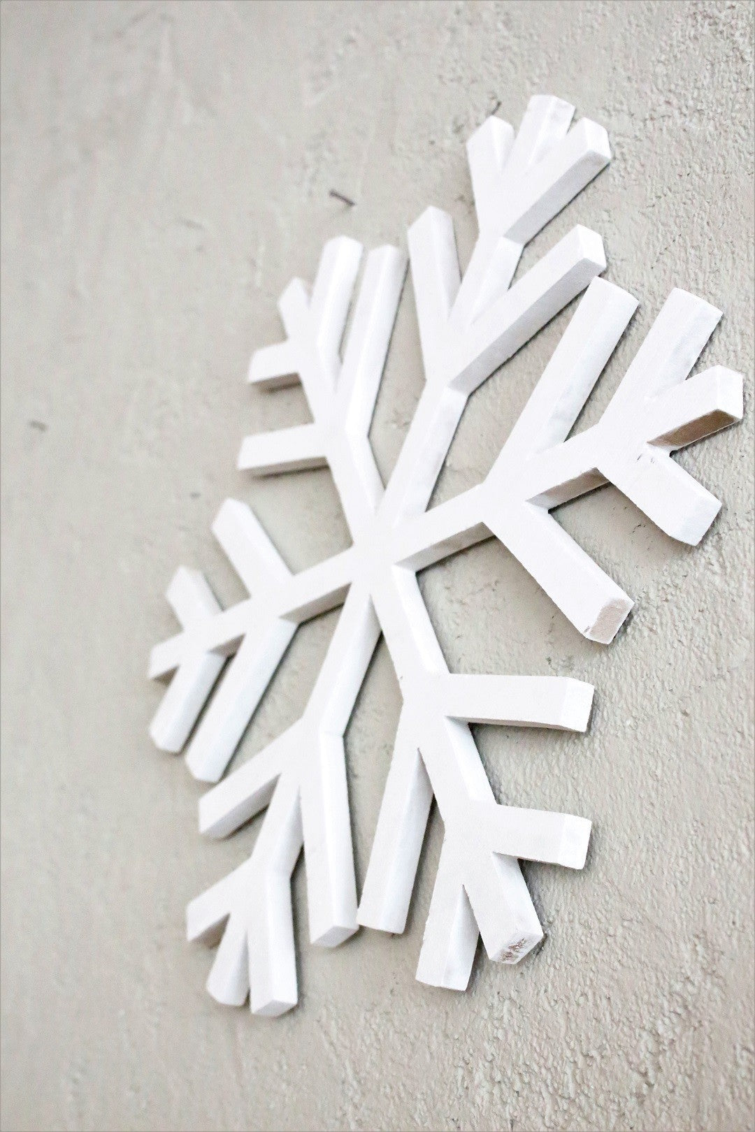 Accessoire mural en bois décoratif Snowflake - White
