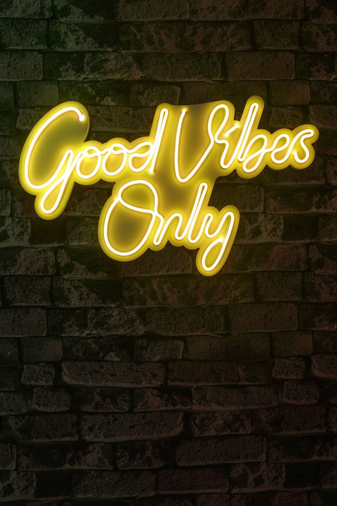 Éclairage LED en plastique décoratif Good Vibes Only 2 - Yellow