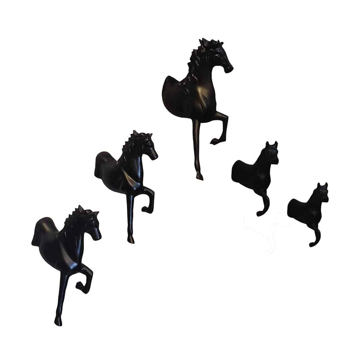 Décoration avec cinq chevaux