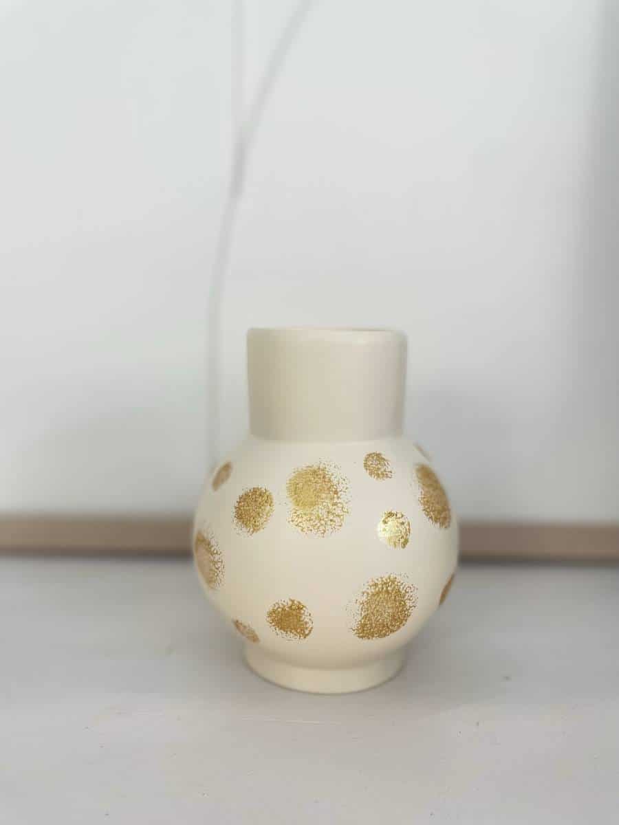 Pudgy or blanc vase