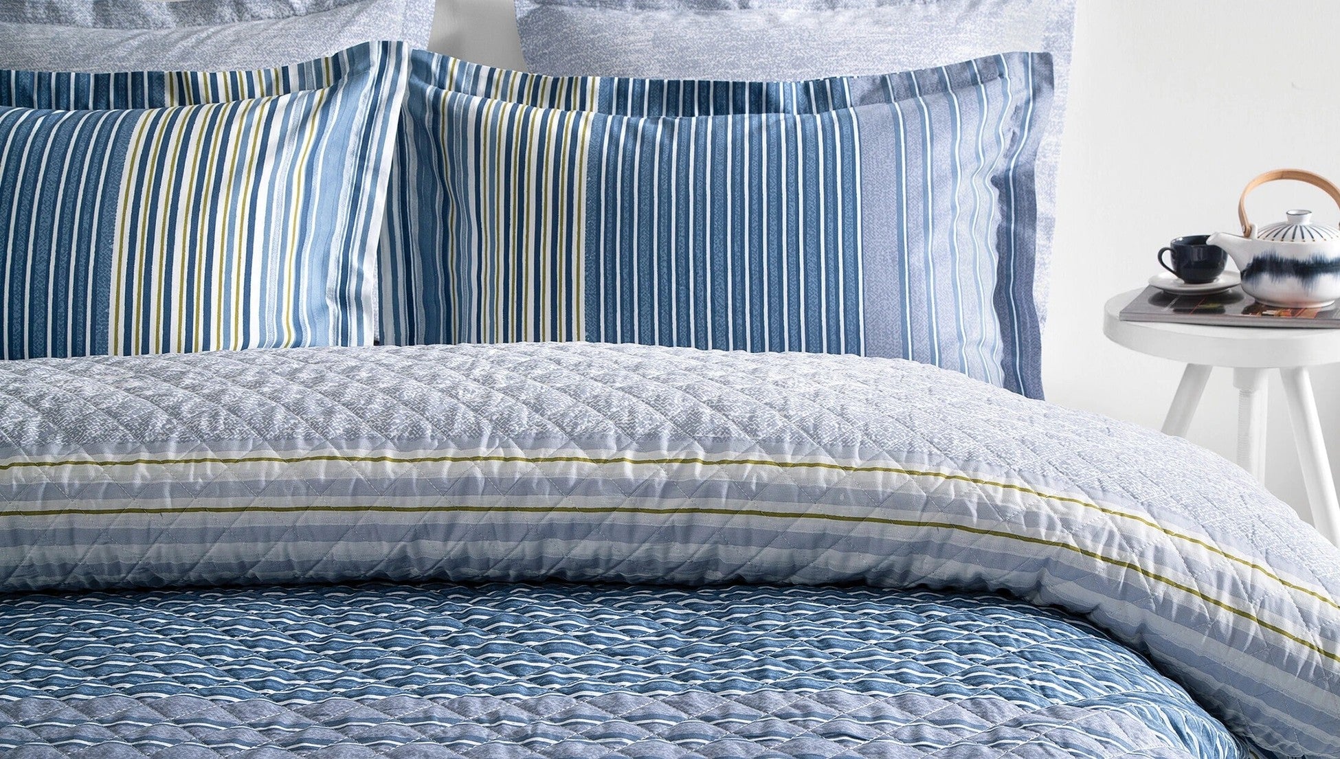 Pernelle Ensemble de Literie Matelassé Complet Bleu