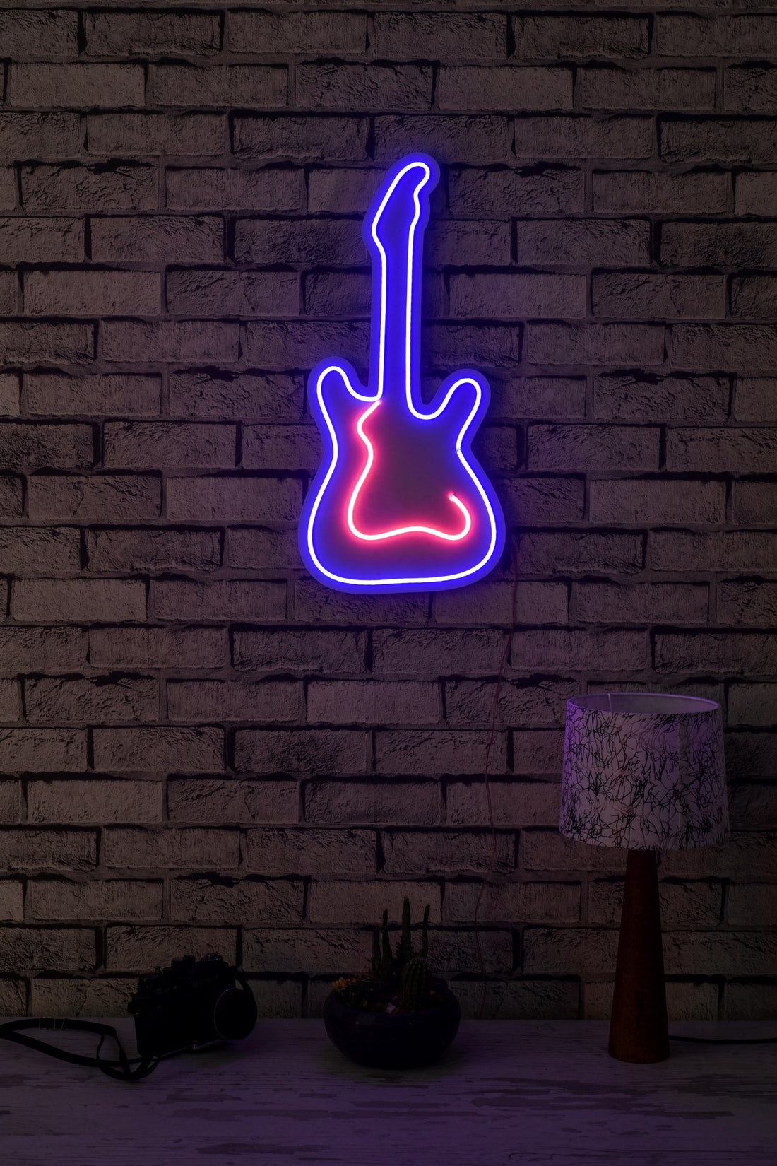 Éclairage LED en plastique décoratif Guitar - Blue
Pink