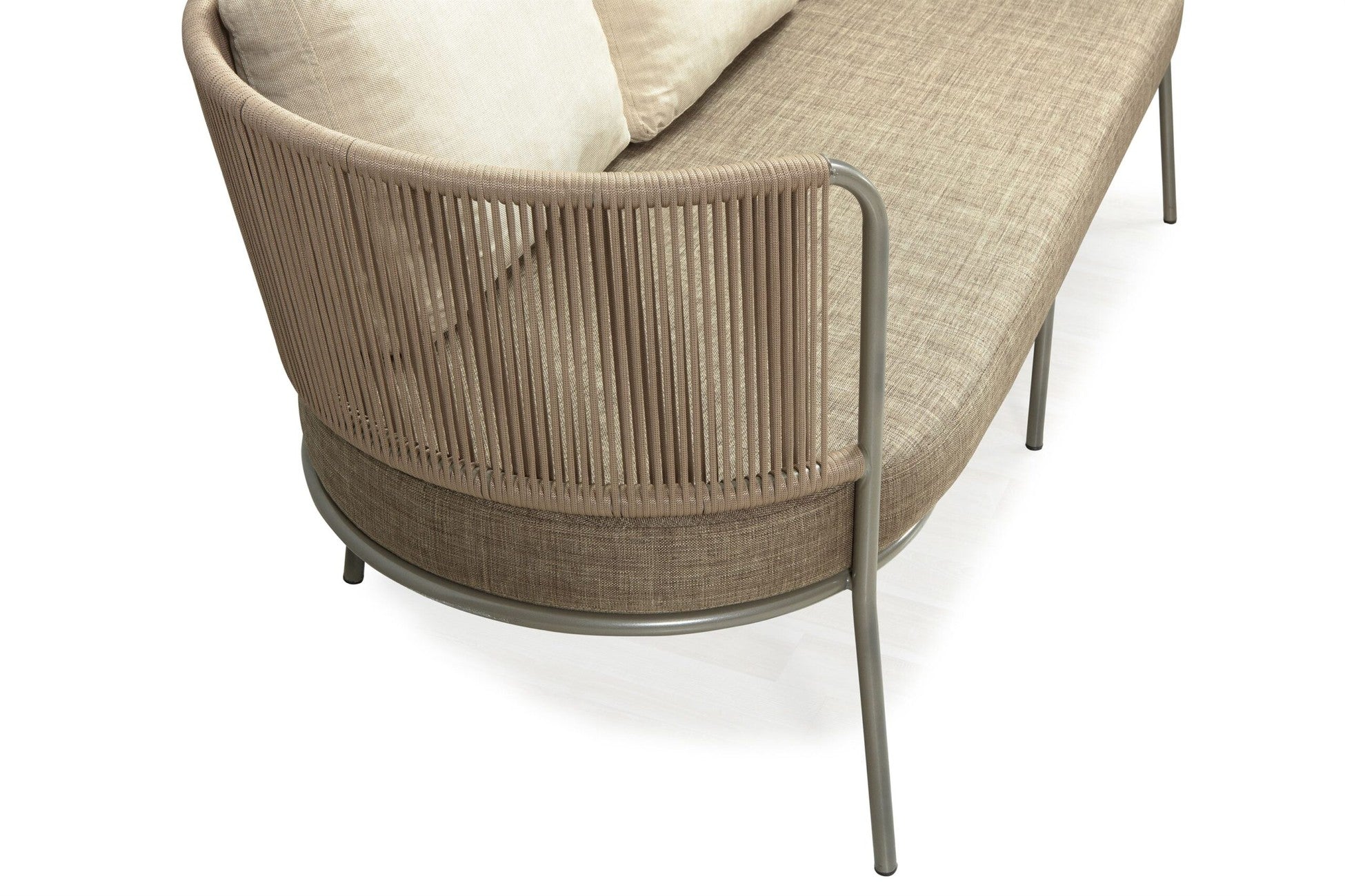 Salon de jardin avec coussins &amp; table basse Pillo