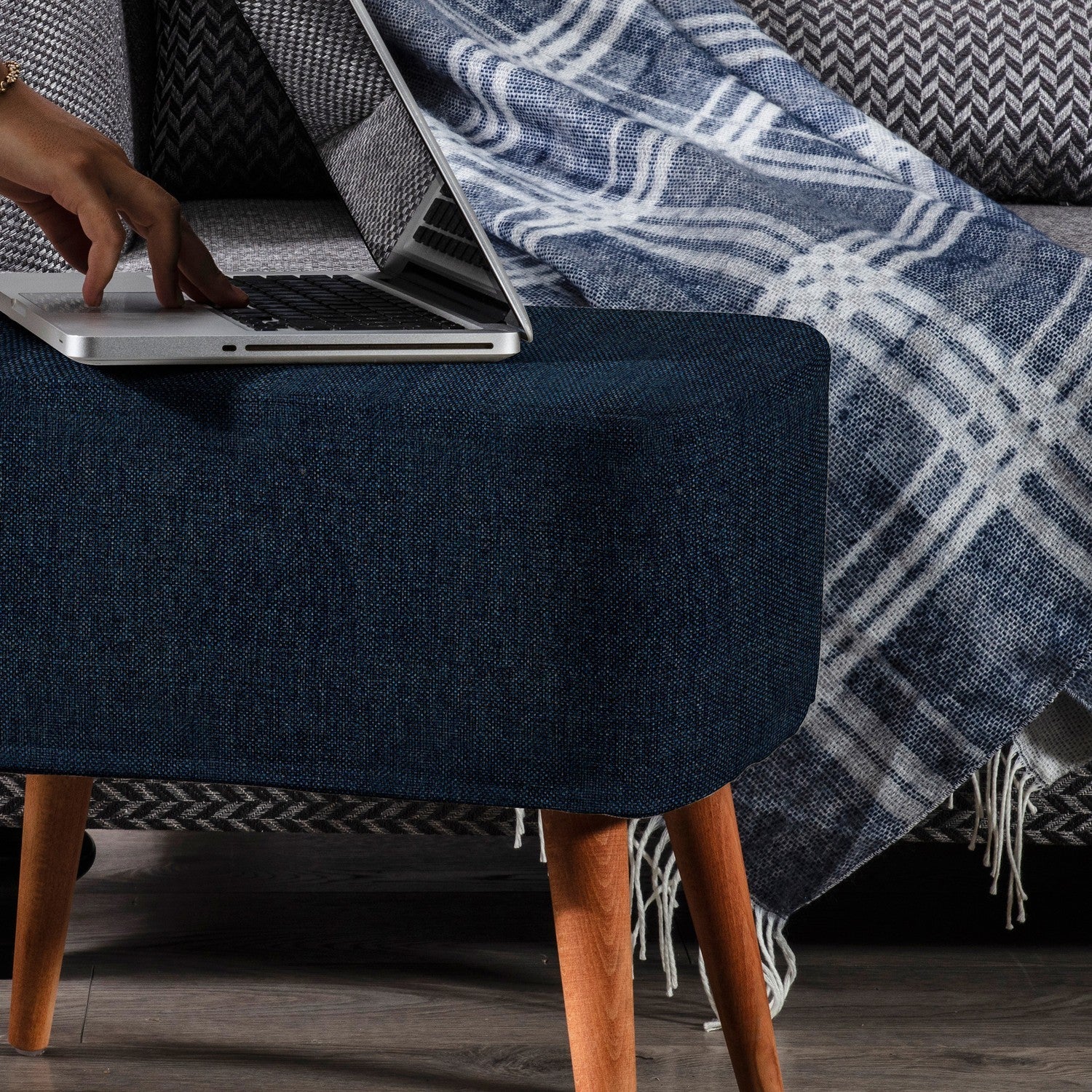 Albina Pouf bleu marine