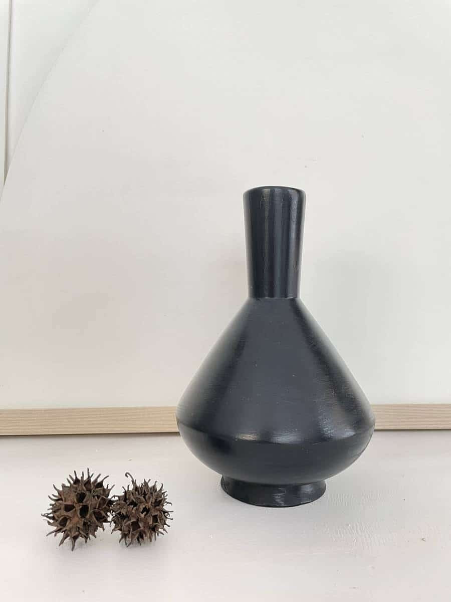 Royal noir vase
