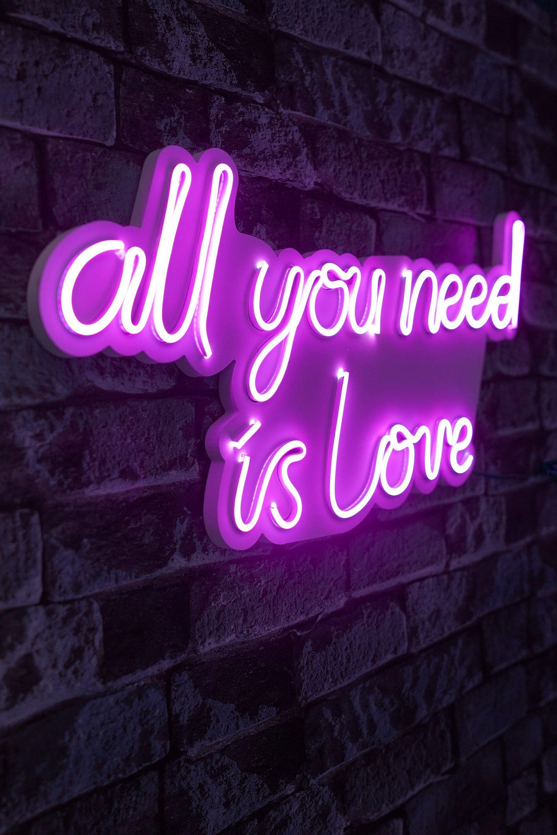 Éclairage LED en plastique décoratif All You Need is Love - Pink