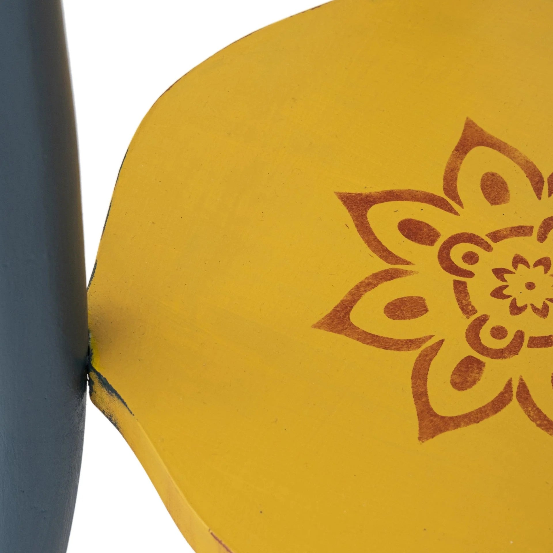 Table basse tribale bleue