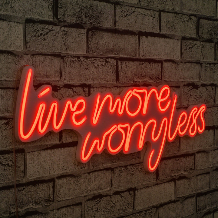 Éclairage LED en plastique décoratif Live More Worry Less - Red