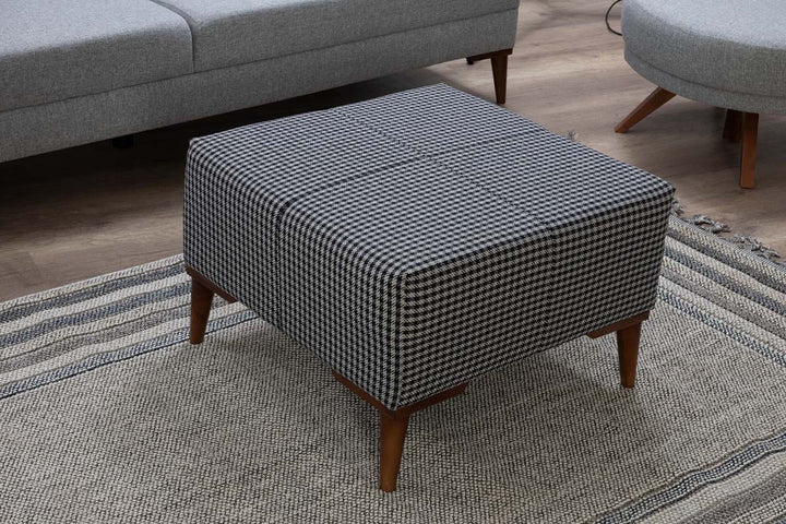 Arya Pouf