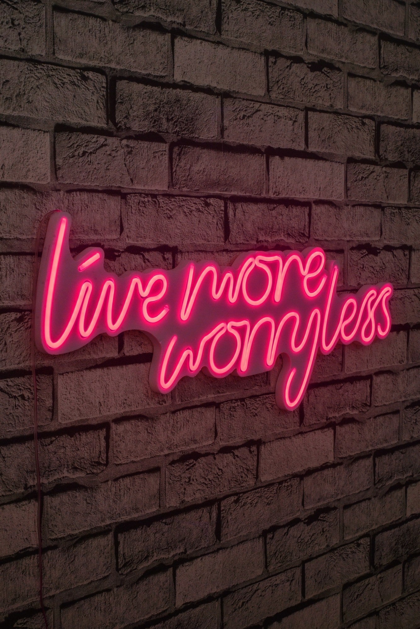 Éclairage LED en plastique décoratif Live More Worry Less - Pink
