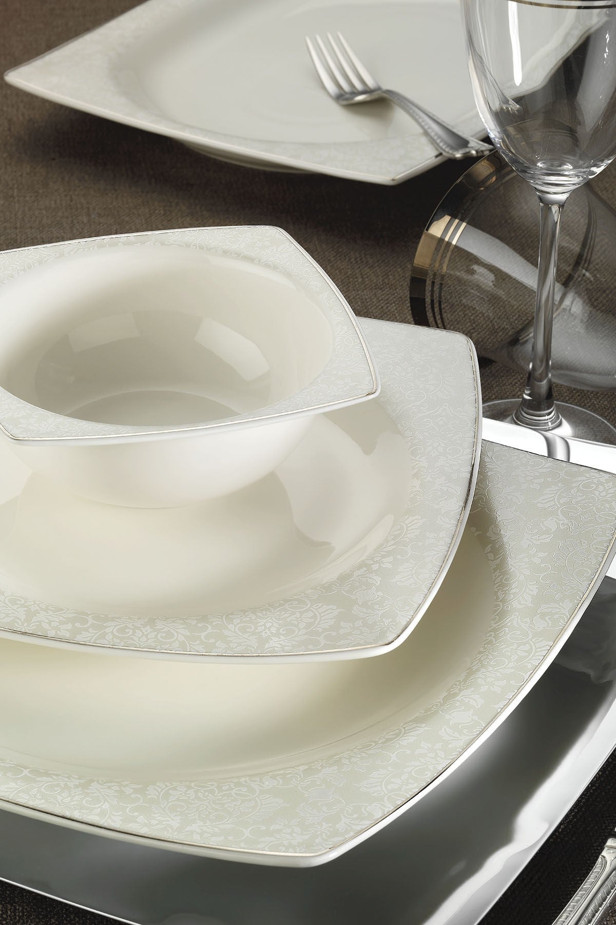 Dîner (68 pièces) BNMR68YT4309567