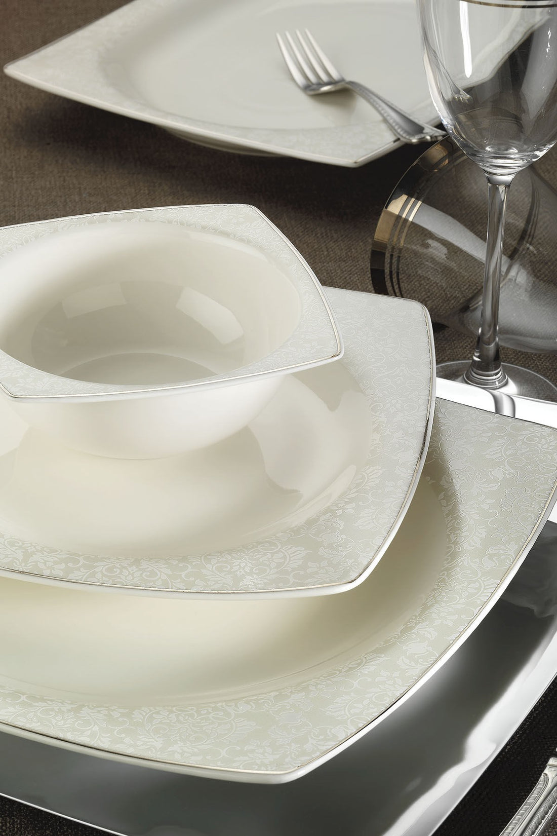 Dîner (68 pièces) BNMR68YT4309567