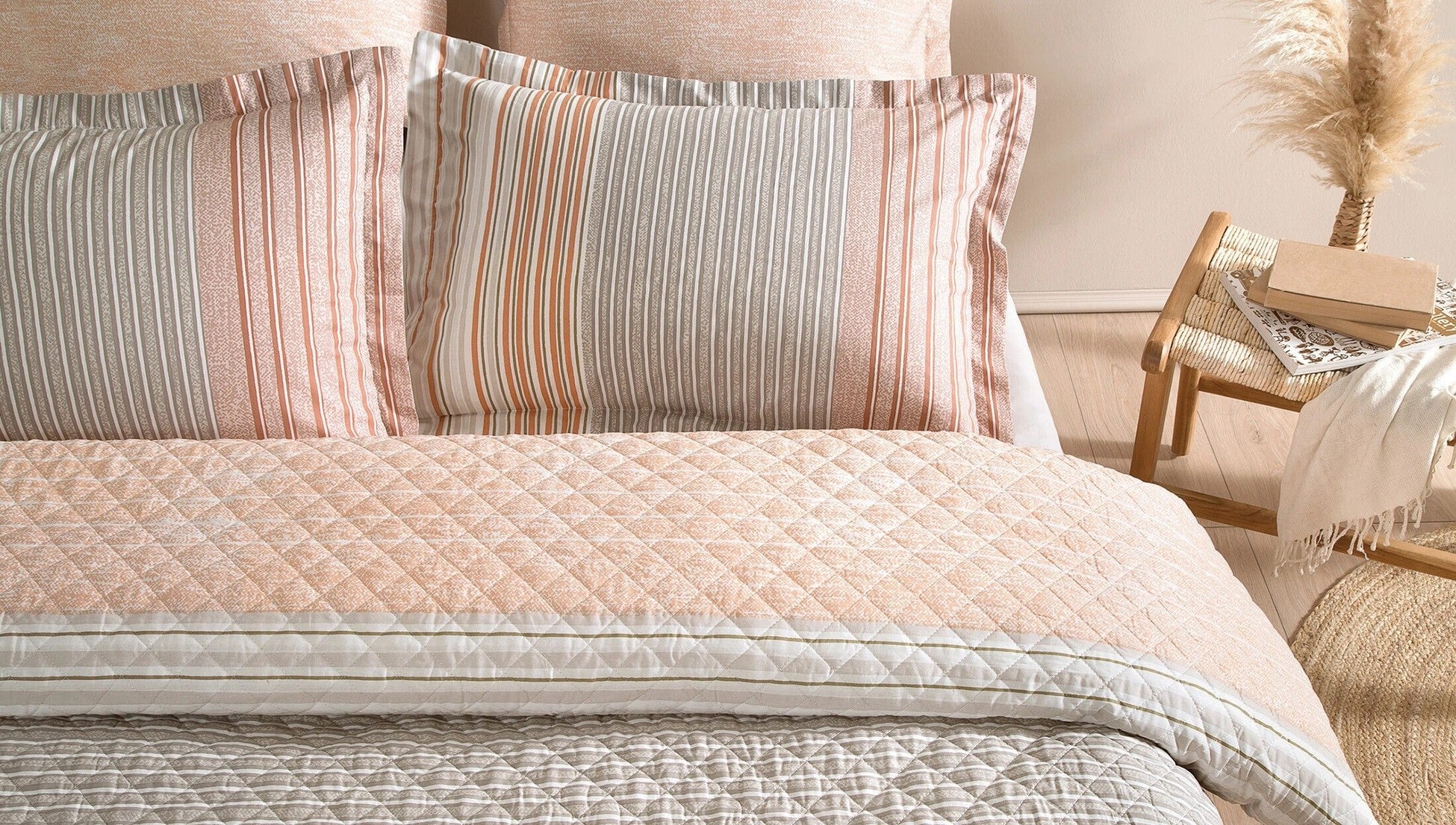 Pernelle Ensemble de Literie Matelassé Complet (Couleur Brique)