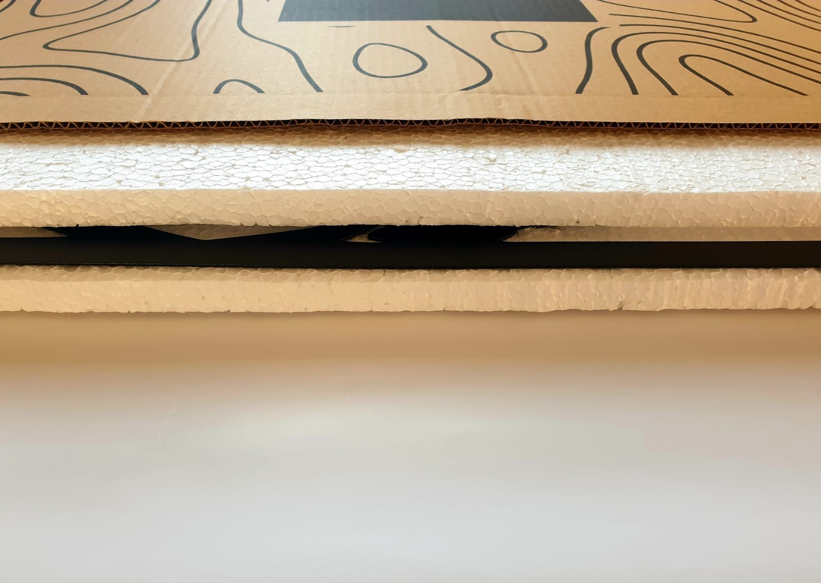 Accessoire mural en métal décoratif Woman