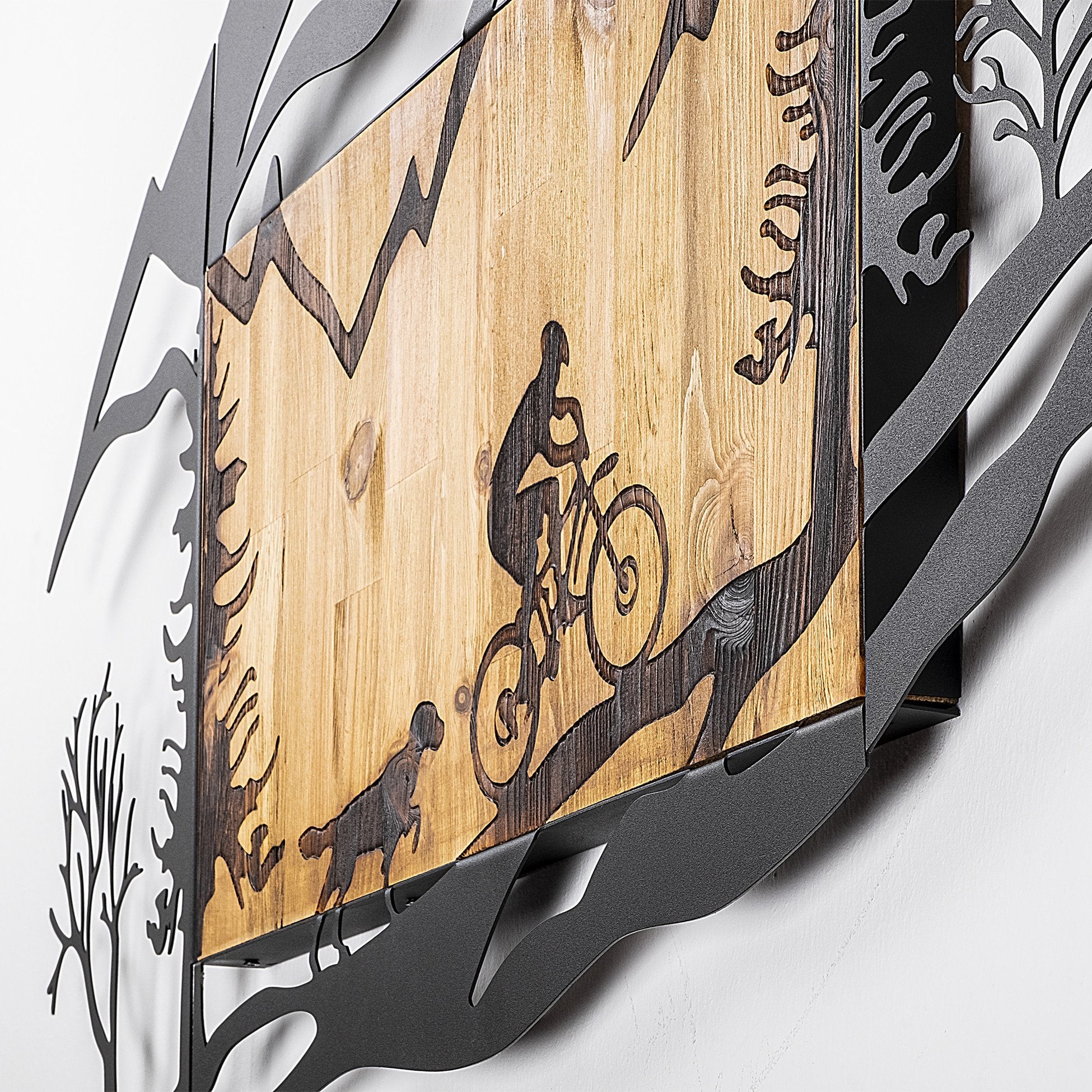 Accessoire mural en bois décoratif Bicycle Riding in Nature 1