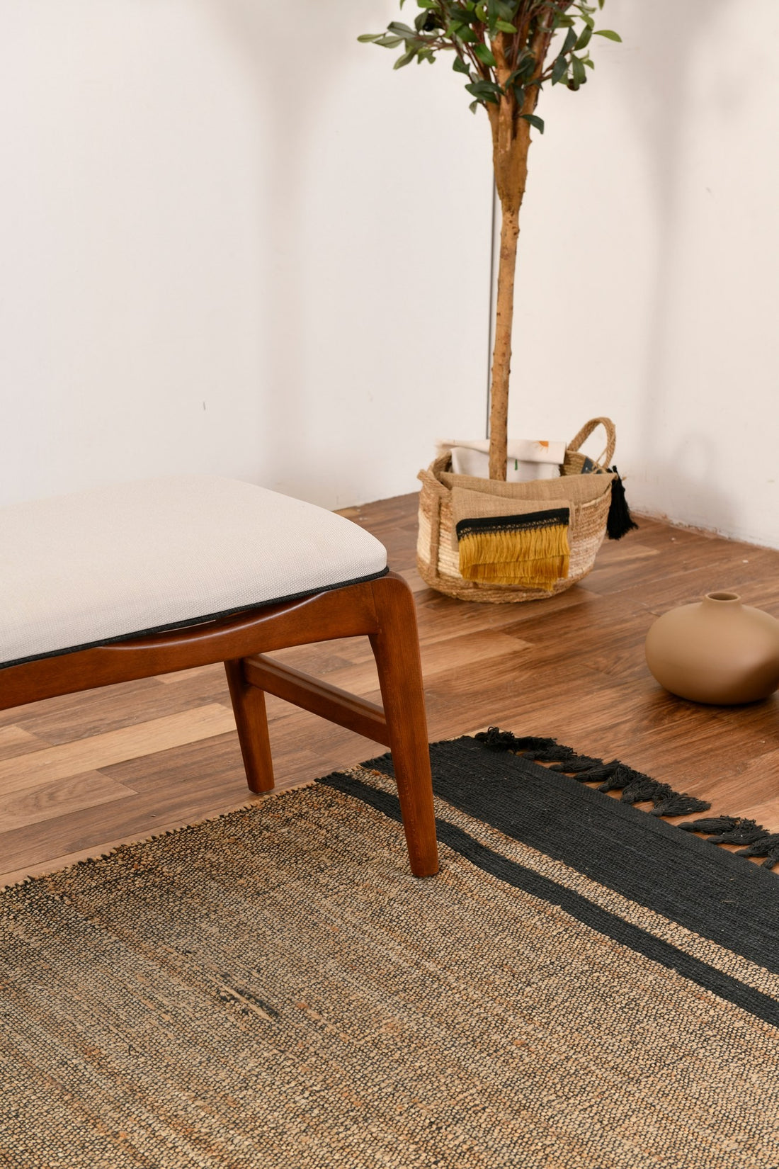 Banc Touch Bench