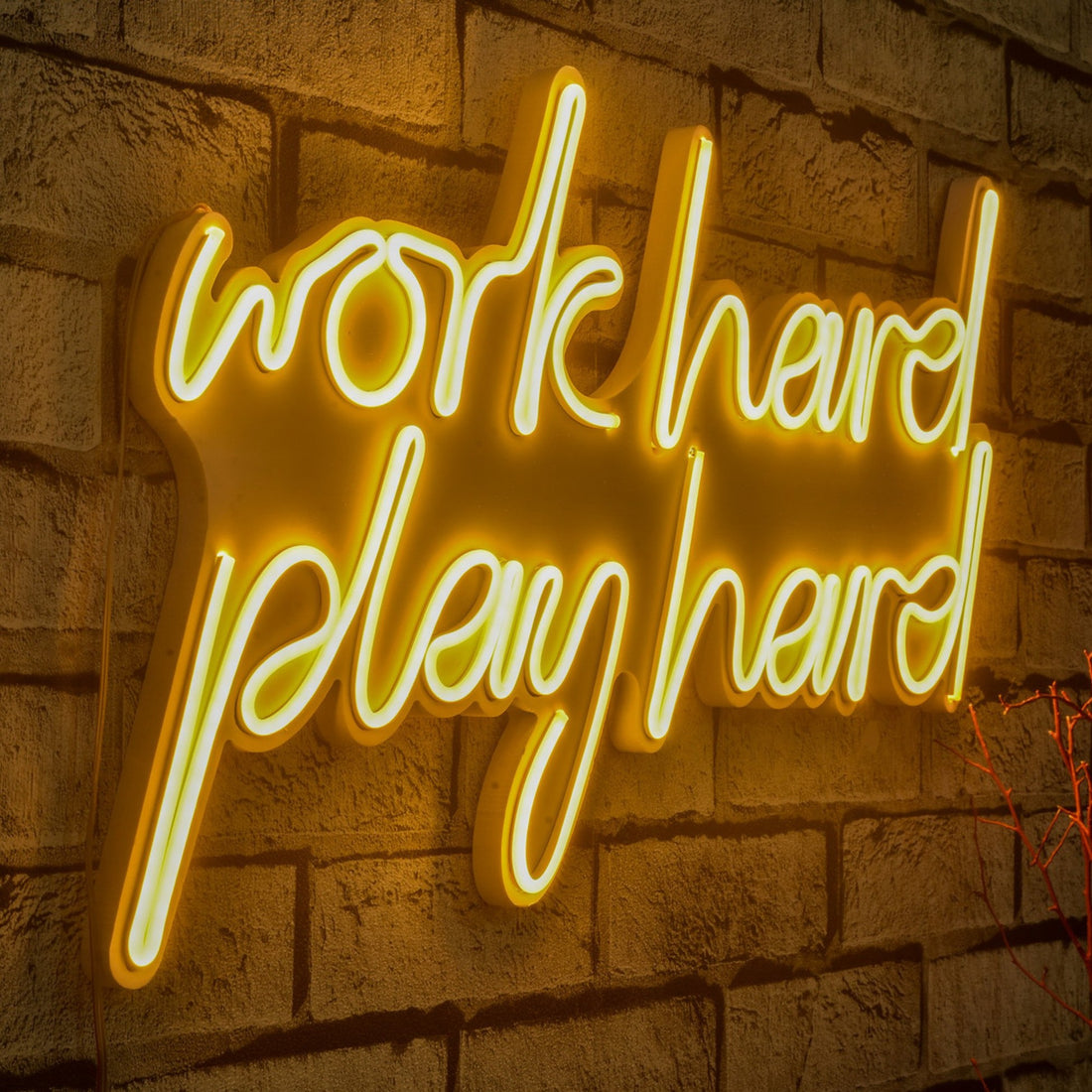 Éclairage LED en plastique décoratif Work Hard Play Hard - Yellow