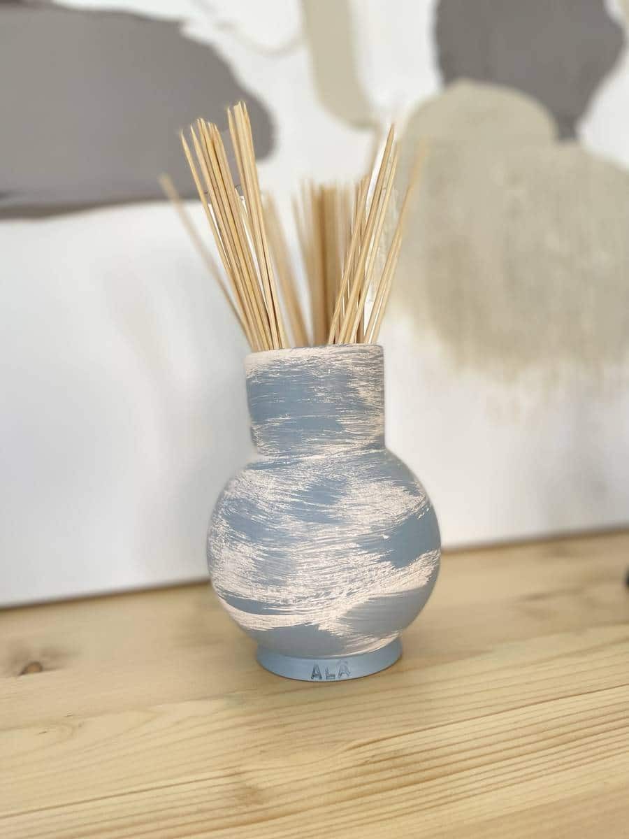 Pudgy bleu vase