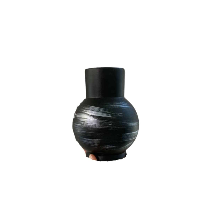Pudgy noir vase