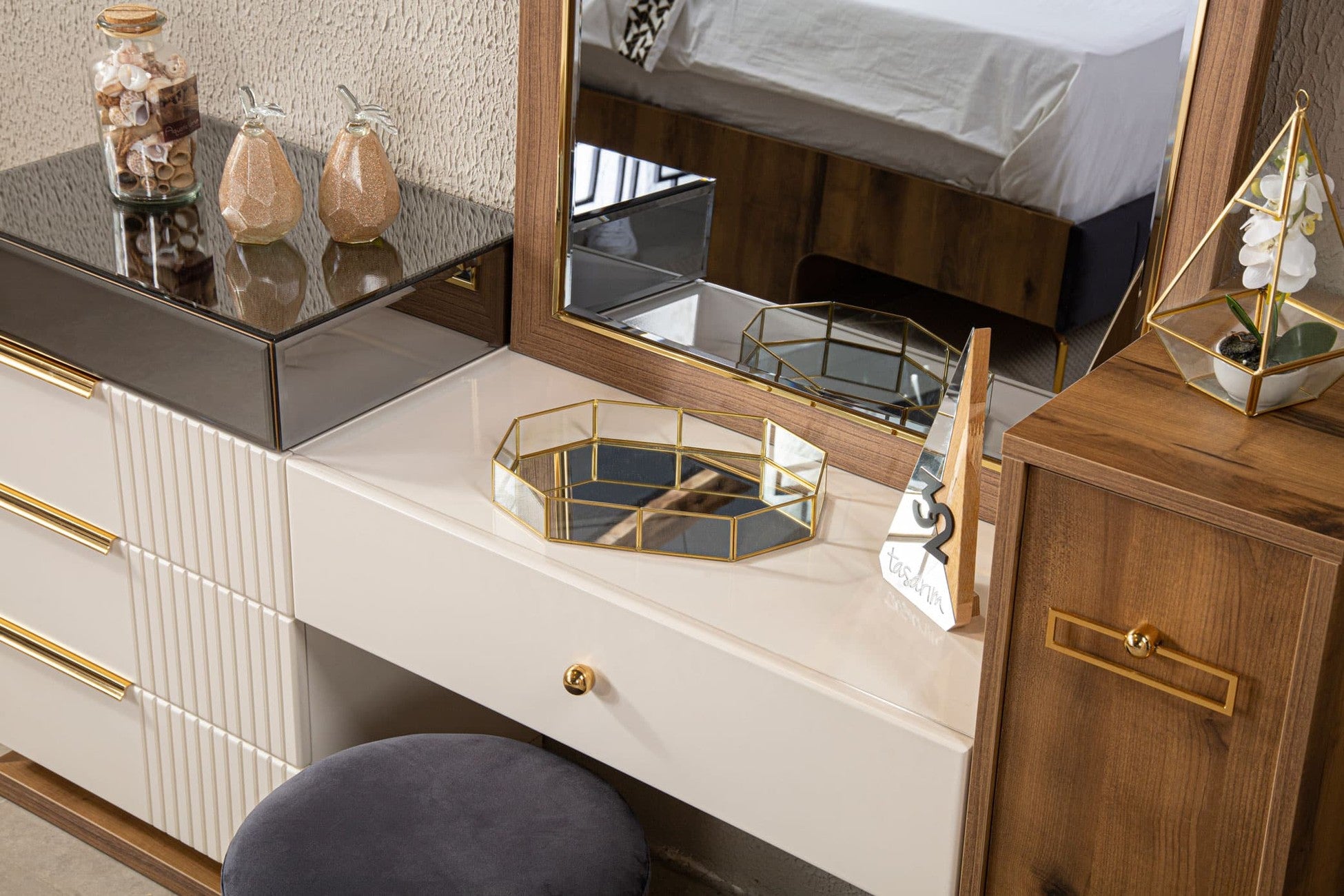 Asil Coiffeuse Avec Miroir 4 Portes 160x41x95